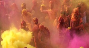 देखो न, कैसे मैंने होली मनाई….