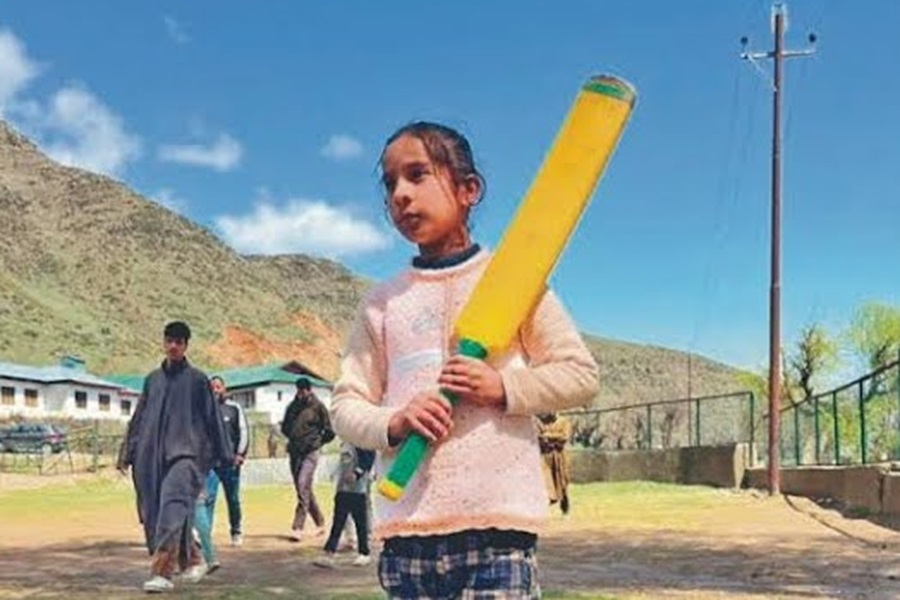 Hurmat, Kashmir,cricket