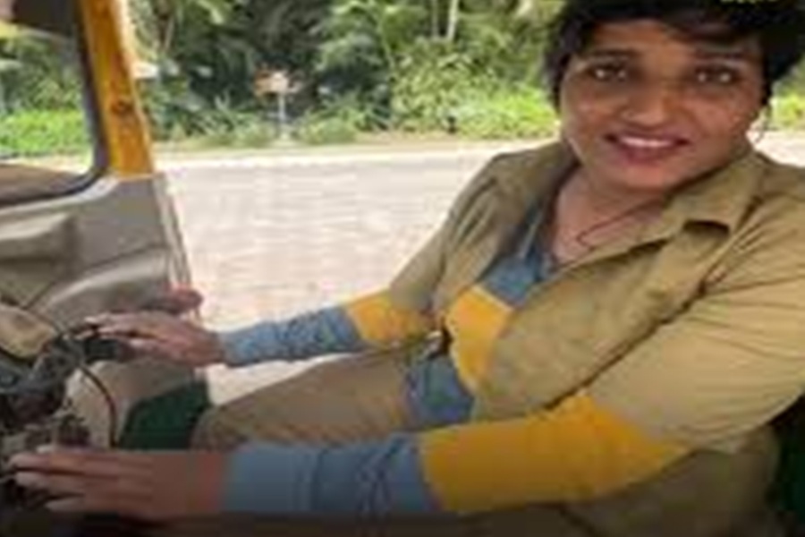 lady auto driver